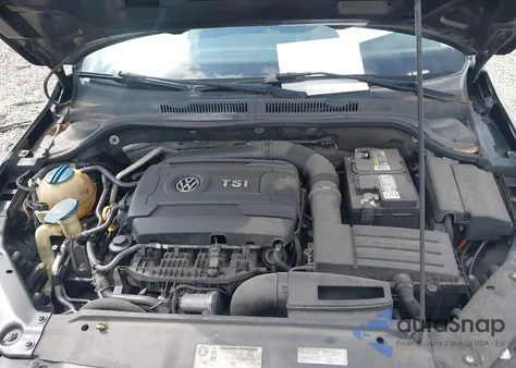 2015 Volkswagen Jetta 1.8T Se z USA, uszkodzony, nr VIN 3VWD17AJ4FM353231